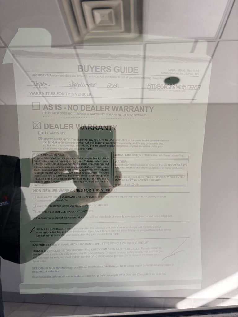 Certified 2021 Toyota Highlander XLE image 34