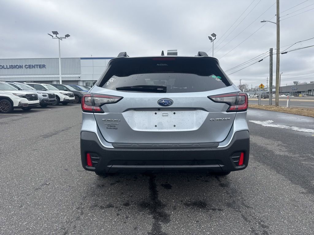Used 2022 Subaru Outback Premium image 14