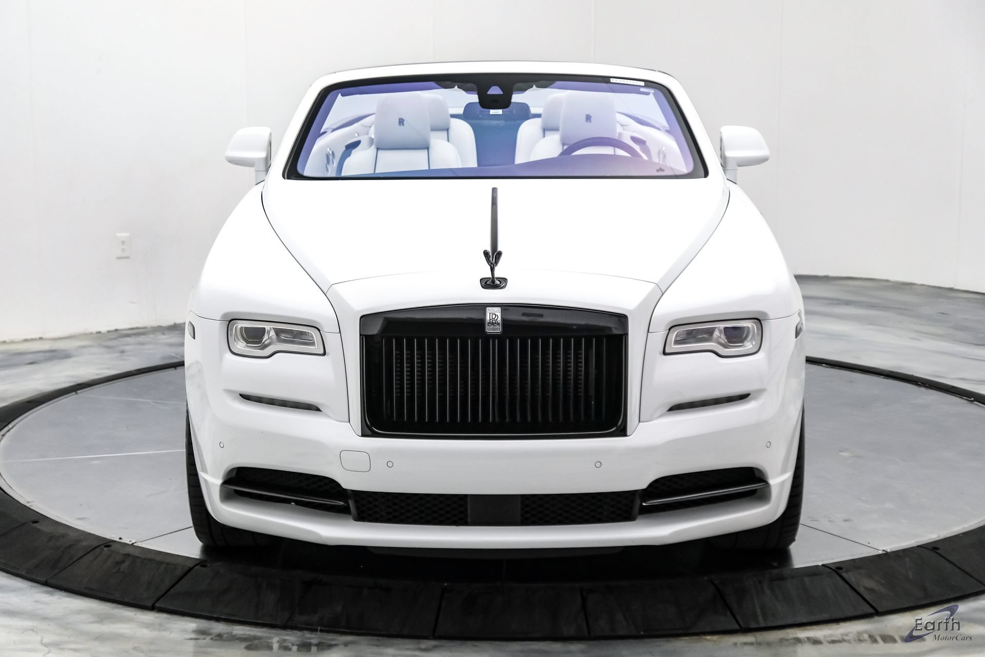 Used 2017 Rolls-Royce Dawn RWD image 36