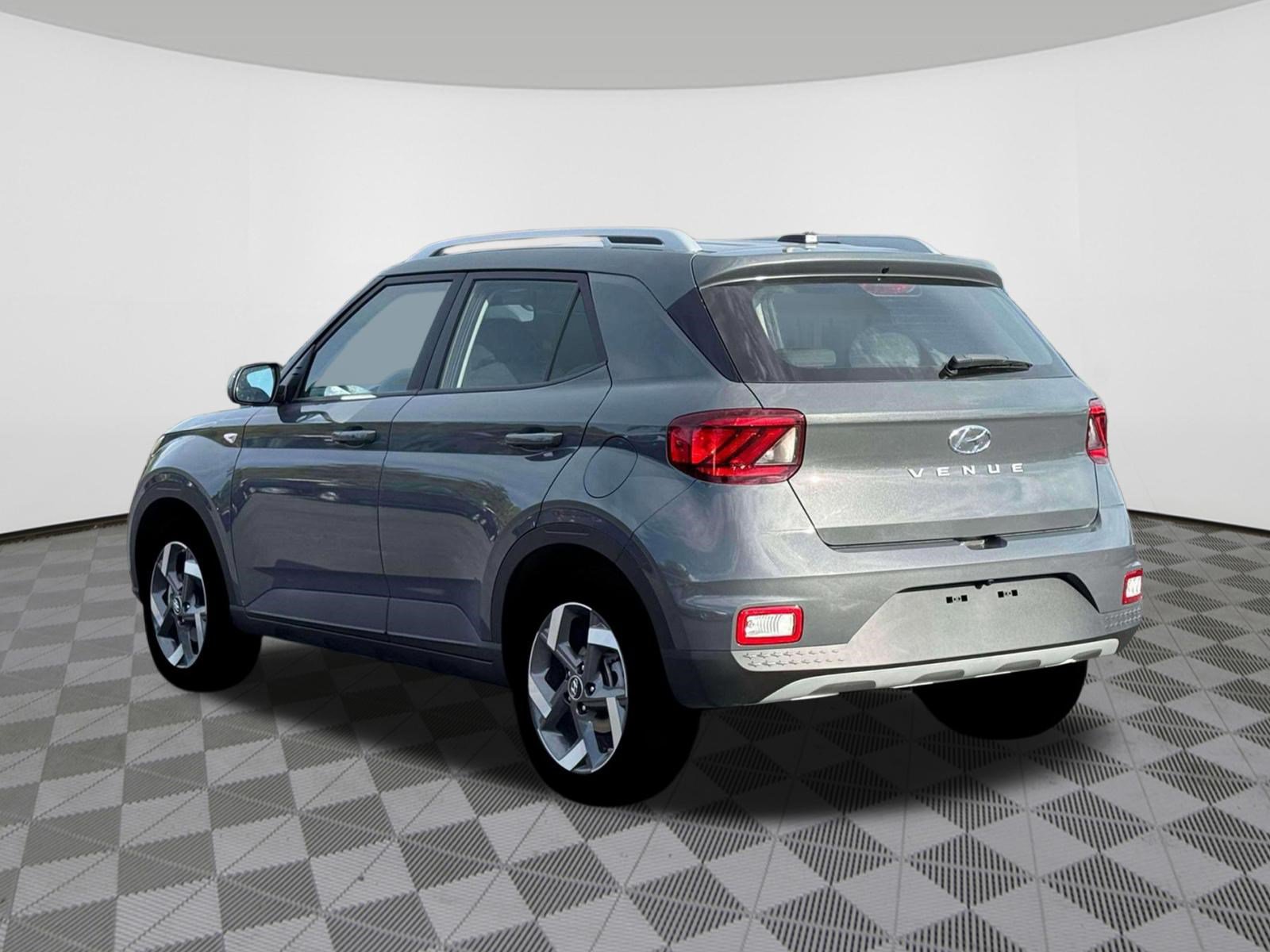 New 2026 Hyundai Venue SEL FWD image 5