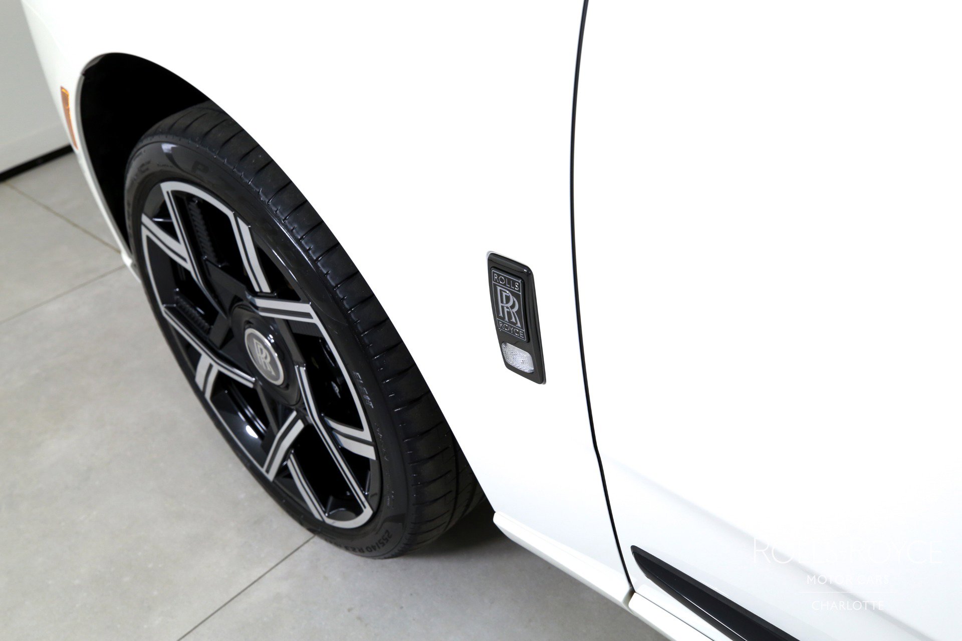 Used 2025 Rolls-Royce Cullinan Black Badge image 46