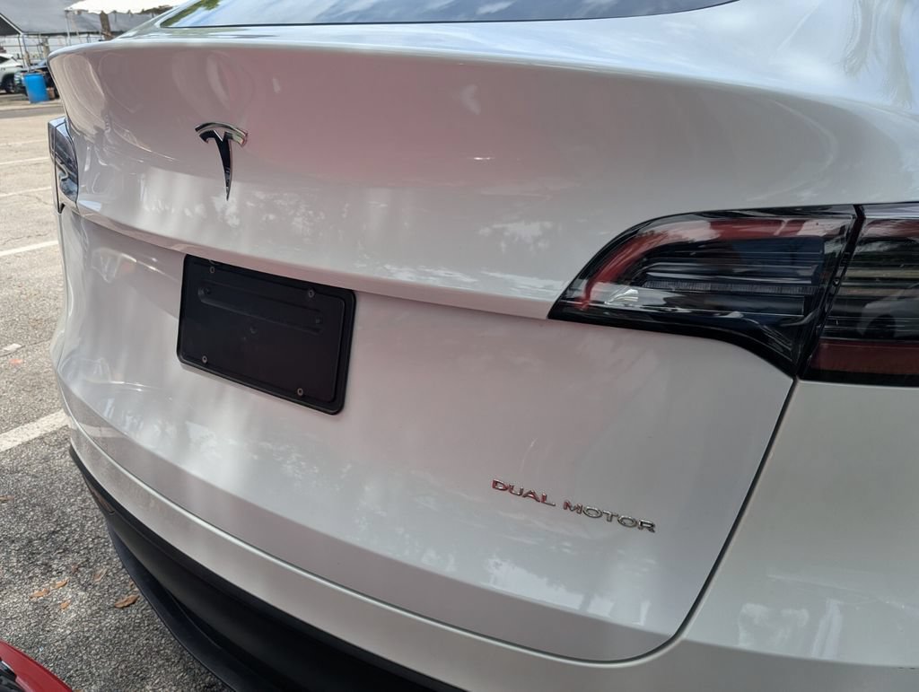 Used 2024 Tesla Model Y Long Range AWD/4WD image 7