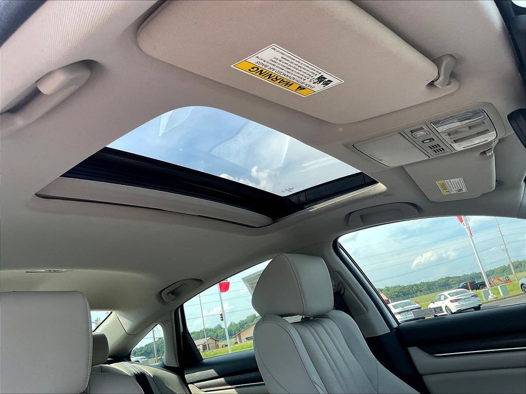 Certified 2018 Honda Accord Touring image 17