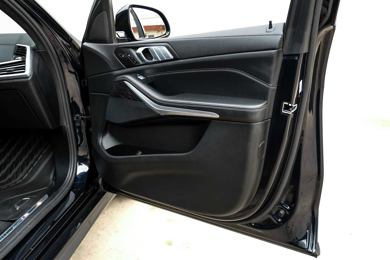 Used 2022 BMW X7 xDrive40i w/ M Sport Package image 48