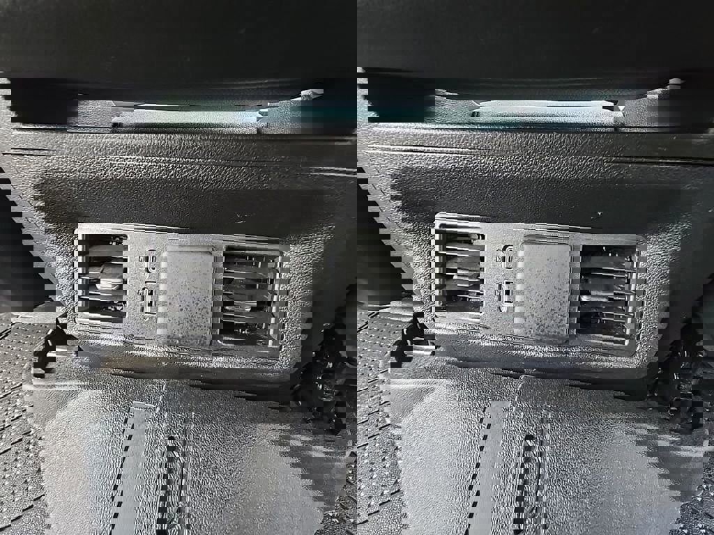 Used 2024 Chevrolet Silverado 2500 LT w/ Convenience Package image 45