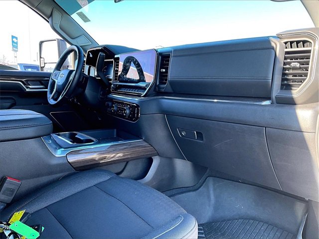 Used 2025 Chevrolet Silverado 2500 LT image 12