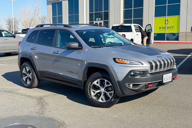 Used 2018 Jeep Cherokee Trailhawk w/ Quick Order Package 27L image 2