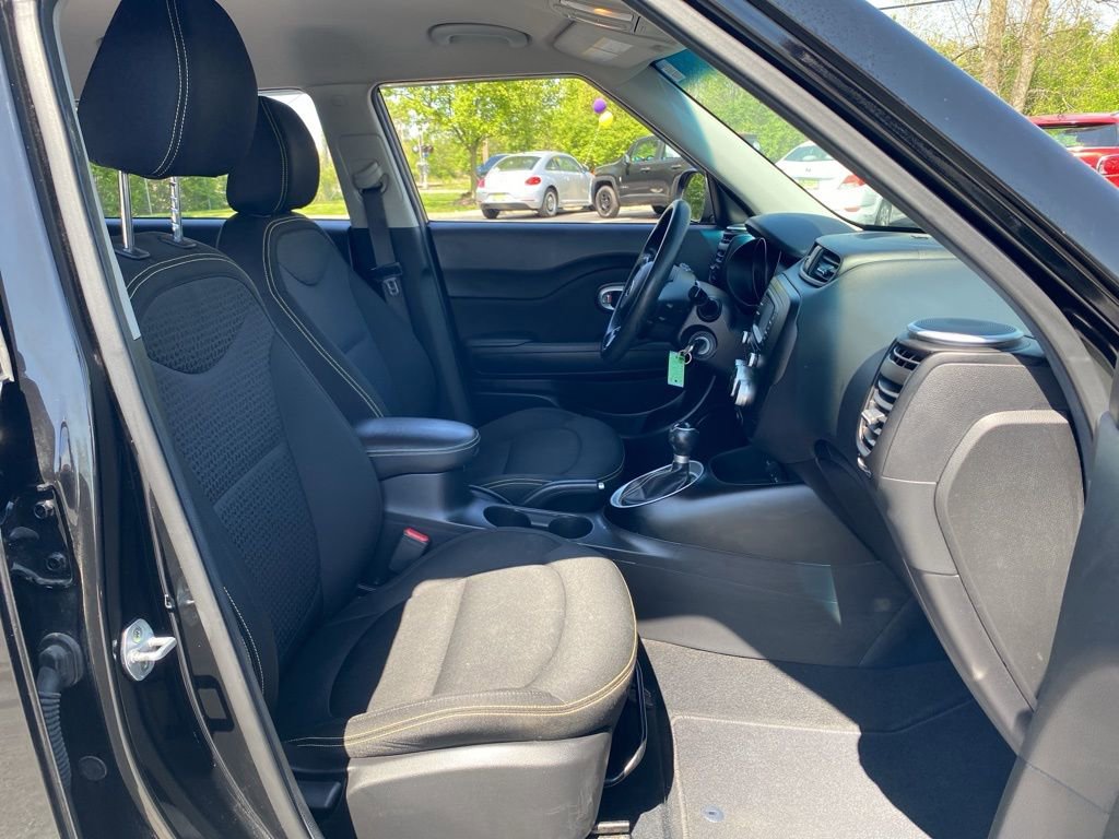Used 2016 Kia Soul + image 40