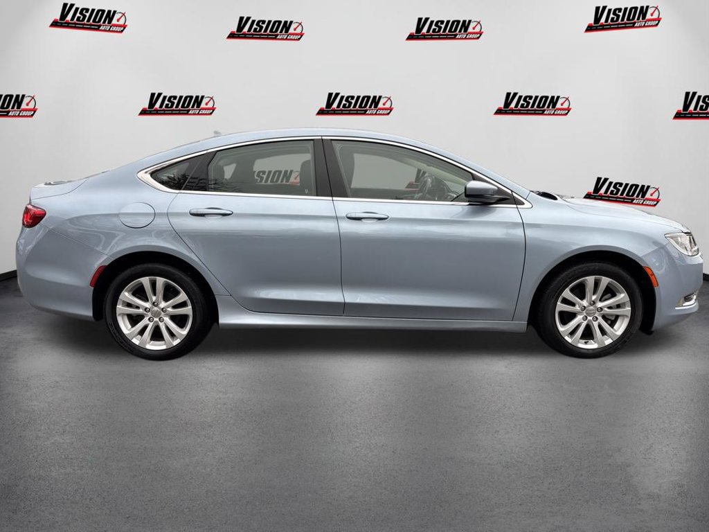 Used 2015 Chrysler 200 Limited w/ Convenience Group FWD image 4
