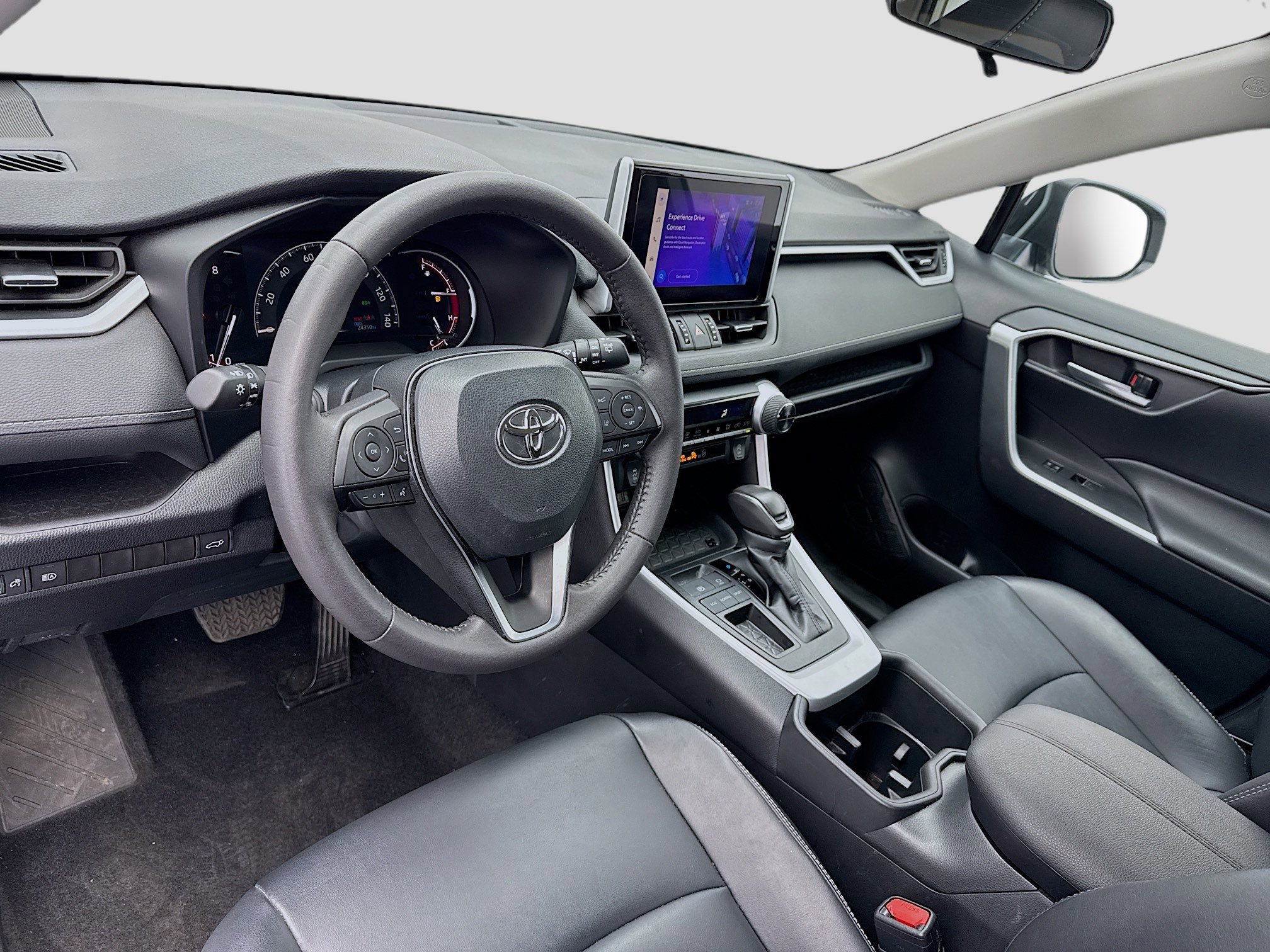 Used 2024 Toyota RAV4 XLE Premium image 7