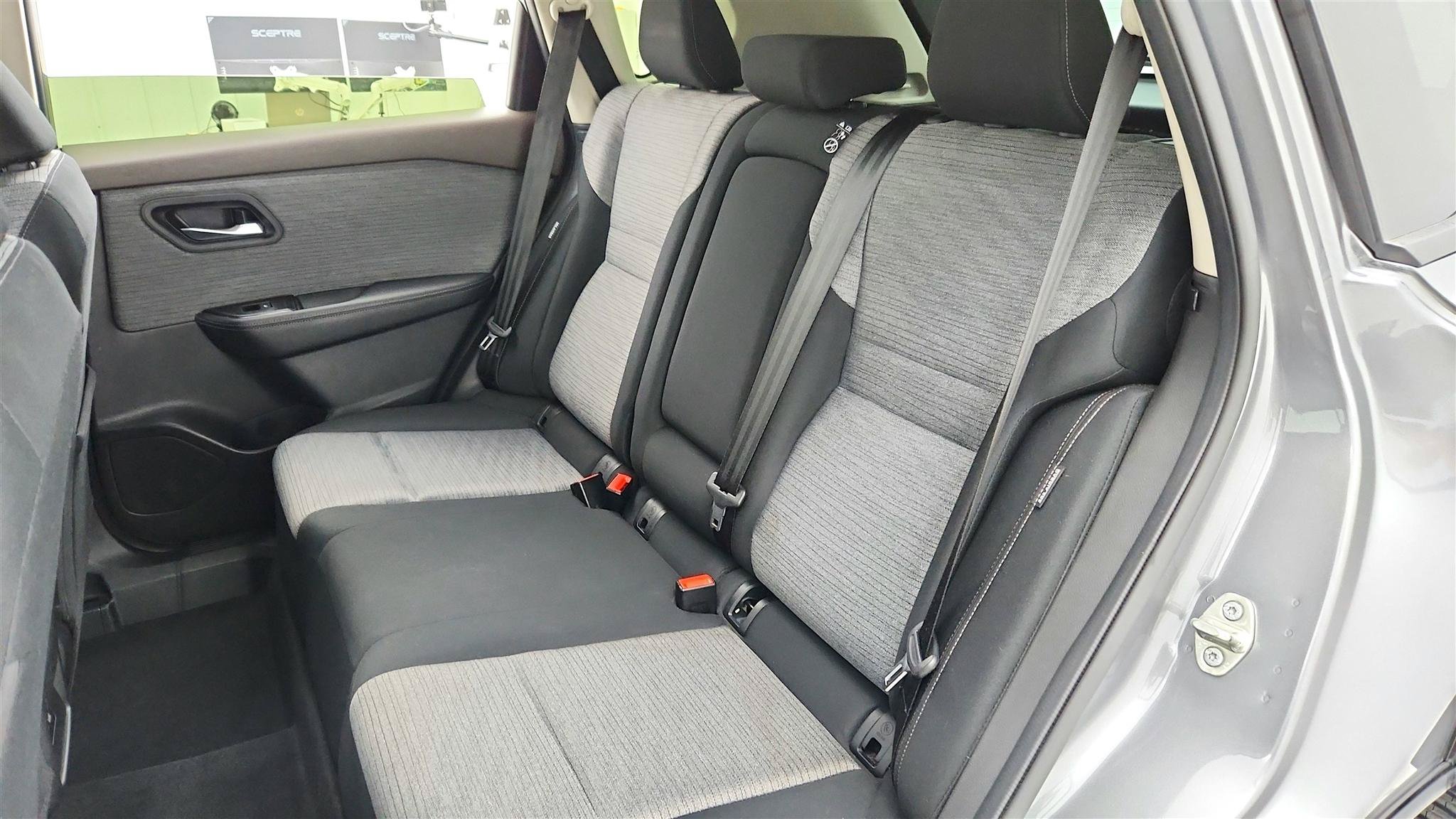 Used 2023 Nissan Rogue SV AWD/4WD image 17