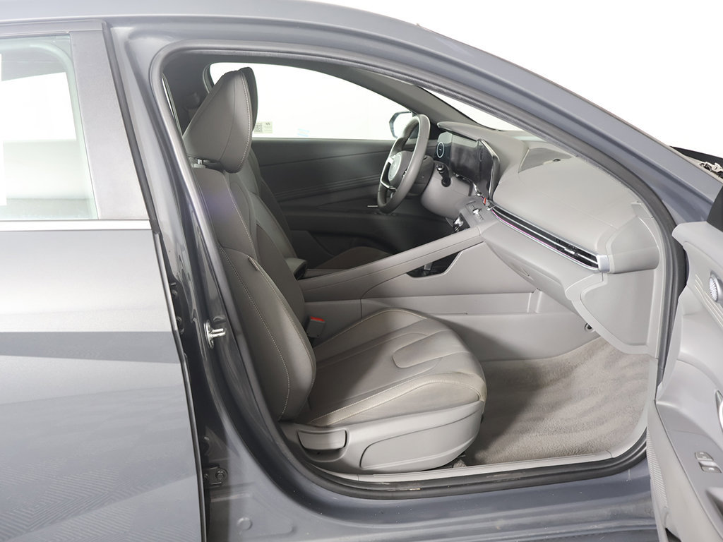 Used 2024 Hyundai Elantra SEL w/ Convenience Package FWD image 30