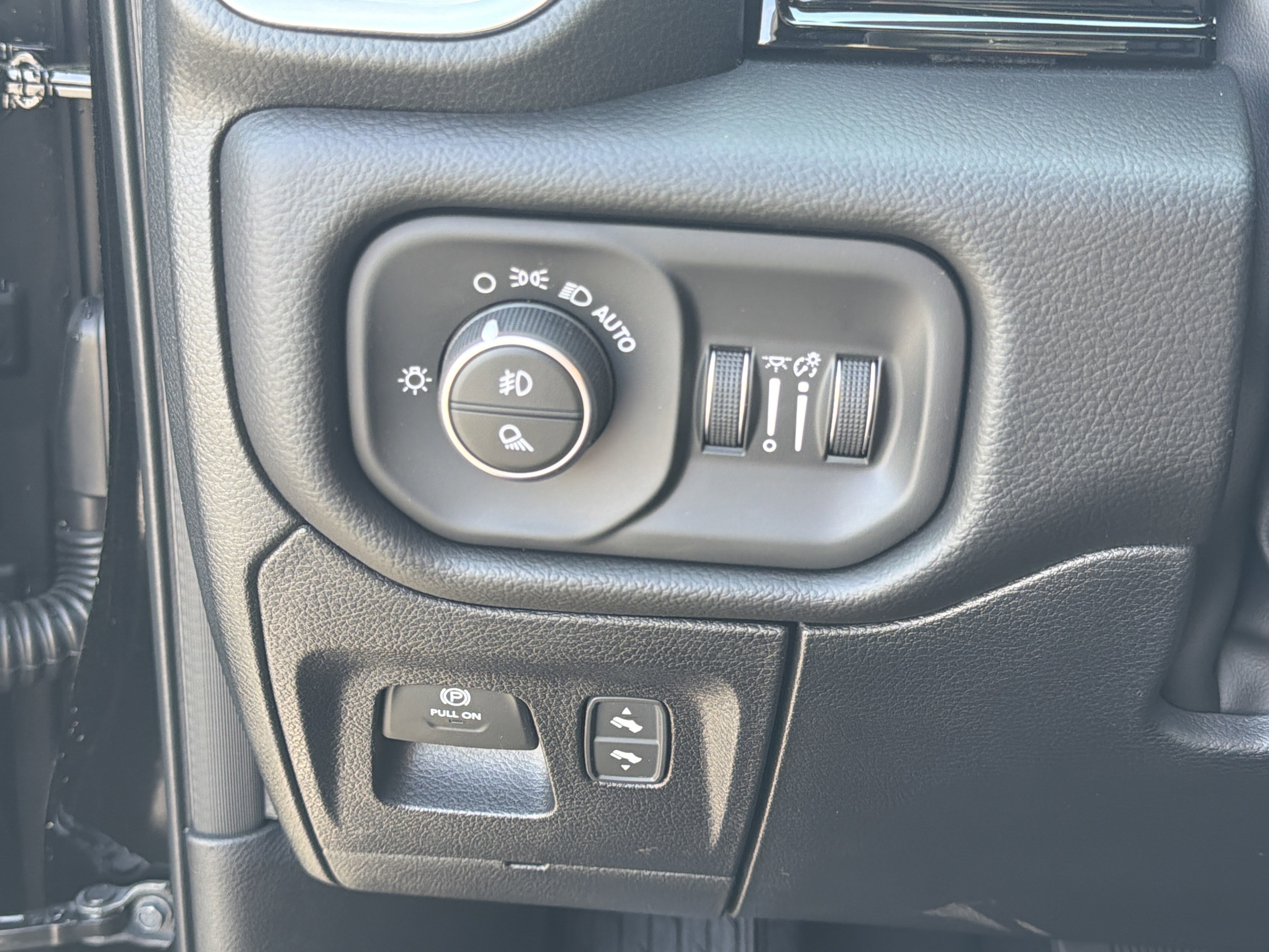 New 2026 RAM 1500 Laramie w/ Night Edition image 37