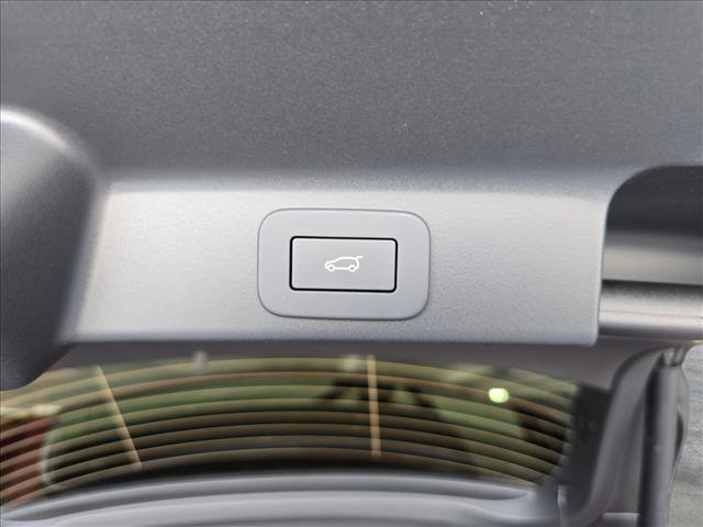 New 2026 Jaguar F-PACE R-Dynamic S image 10