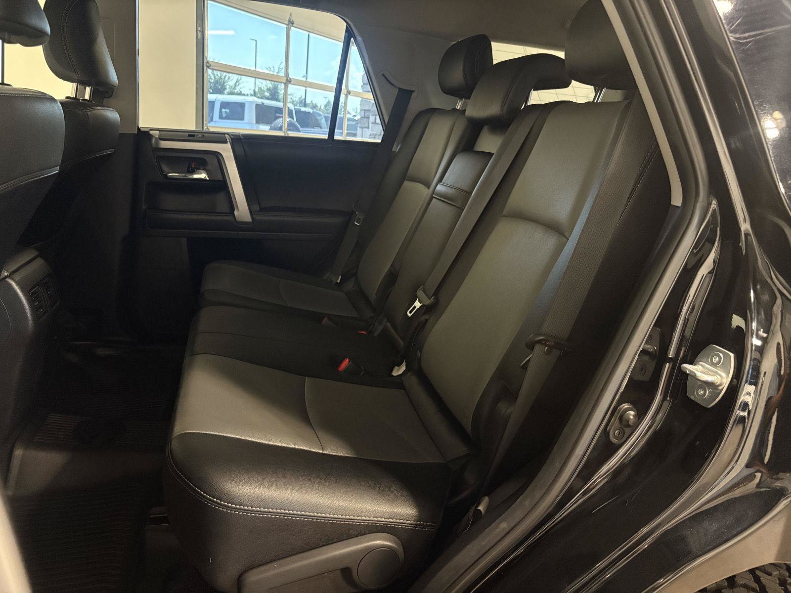 Used 2021 Toyota 4Runner SR5 Premium w/ Moonroof Package AWD/4WD image 33