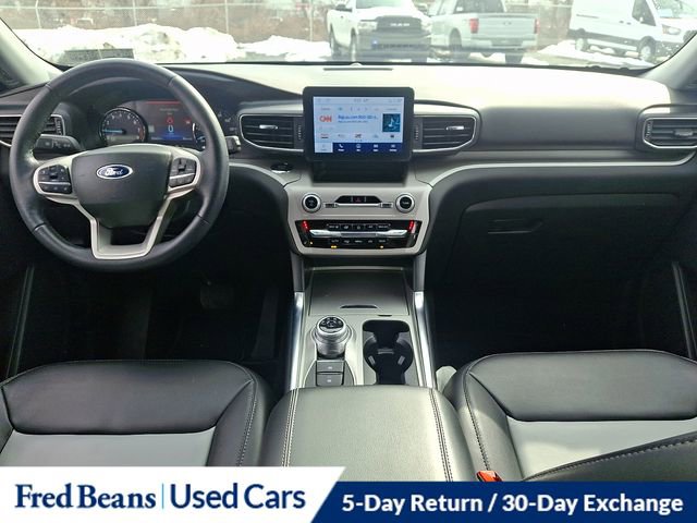 Used 2023 Ford Explorer XLT w/ Equipment Group 202A AWD/4WD image 15