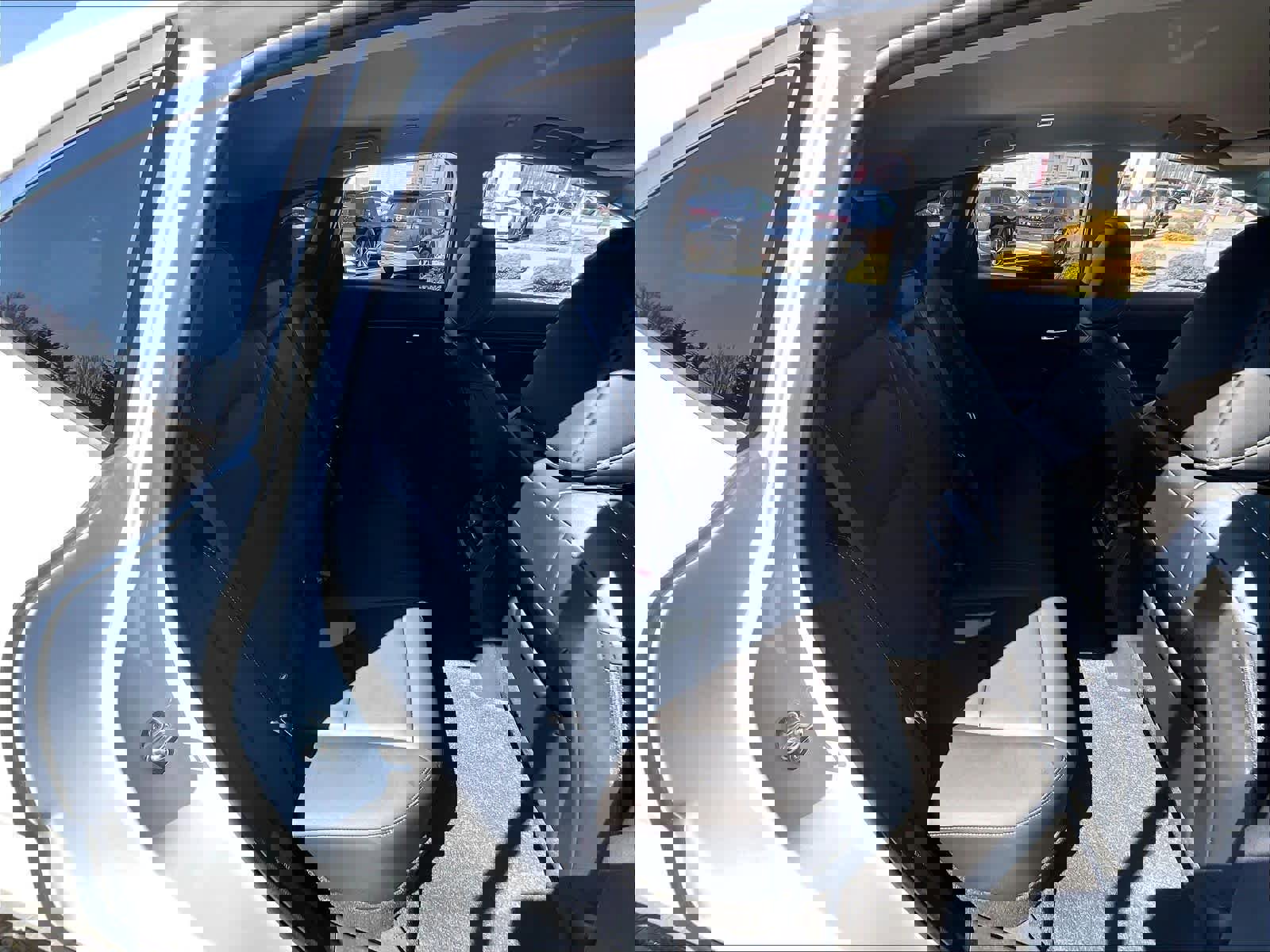 Used 2025 Nissan Murano SV w/ Cargo Package image 16