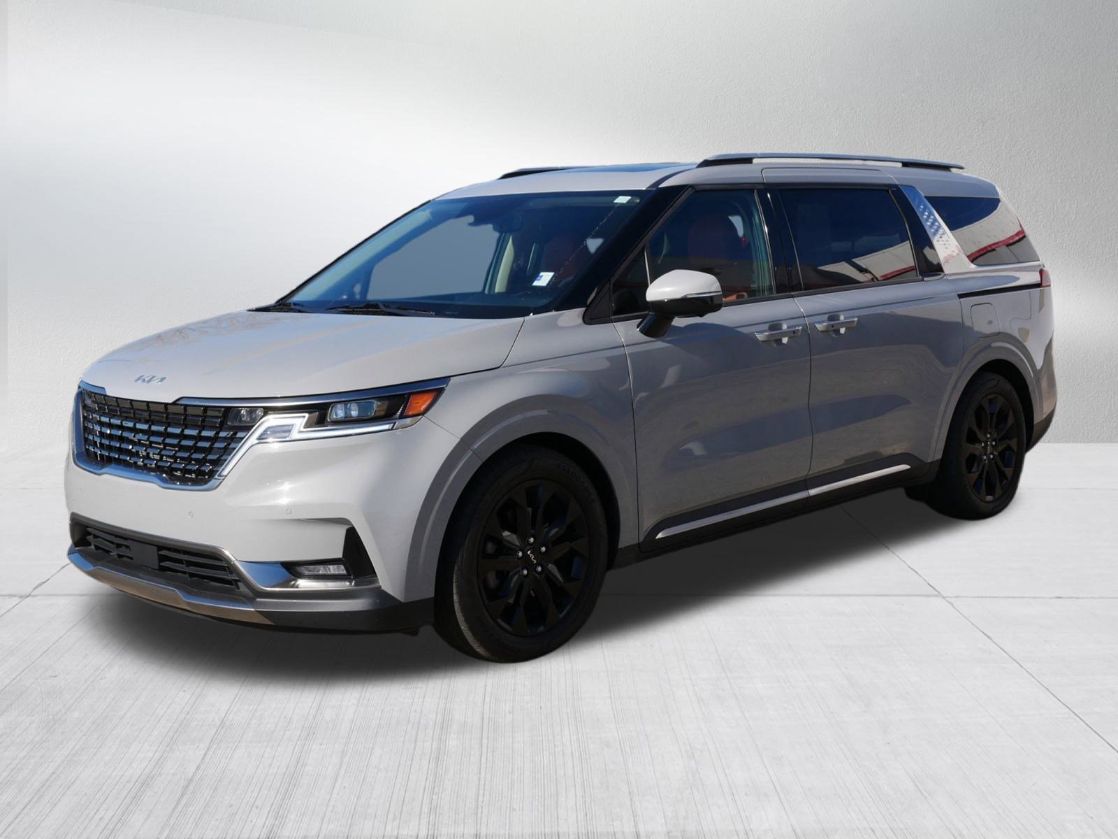 Certified 2024 Kia Carnival SX Prestige image 3