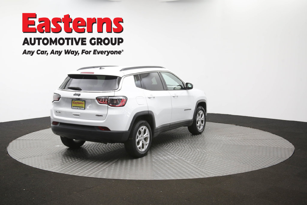 Used 2024 Jeep Compass Latitude AWD/4WD image 41