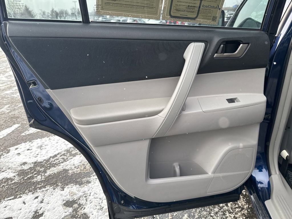 Used 2011 Toyota Highlander 4WD w/ Tech Pkg image 29