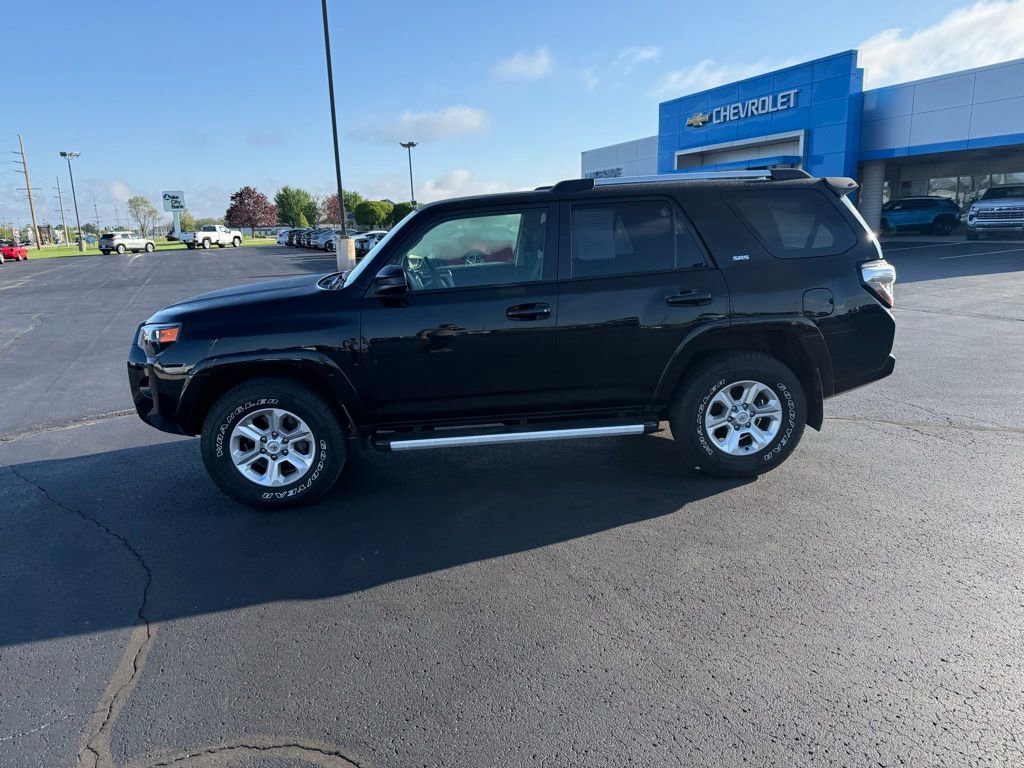 Used 2023 Toyota 4Runner SR5 AWD/4WD image 2