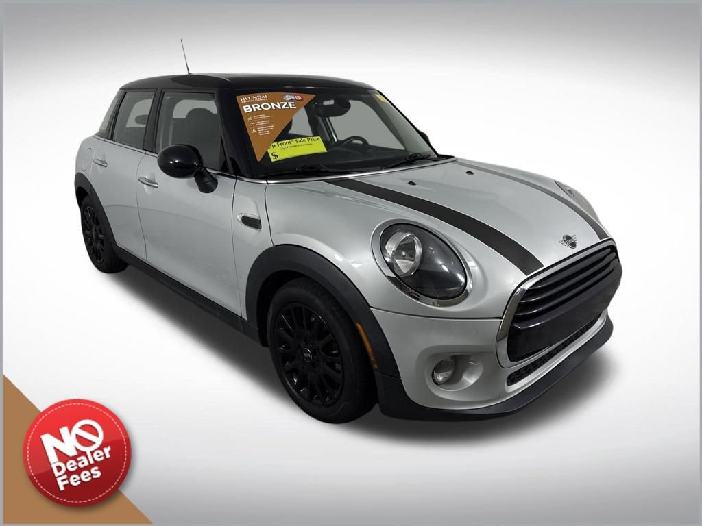 Used 2019 MINI Cooper 4-Door Hardtop image 1