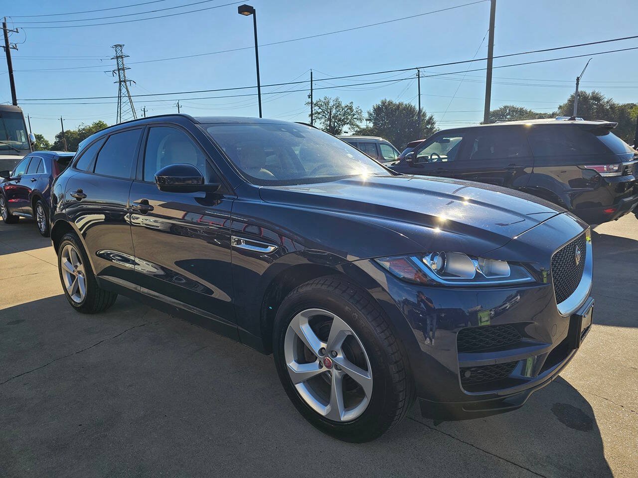 Used 2017 Jaguar F-PACE Premium AWD/4WD image 3
