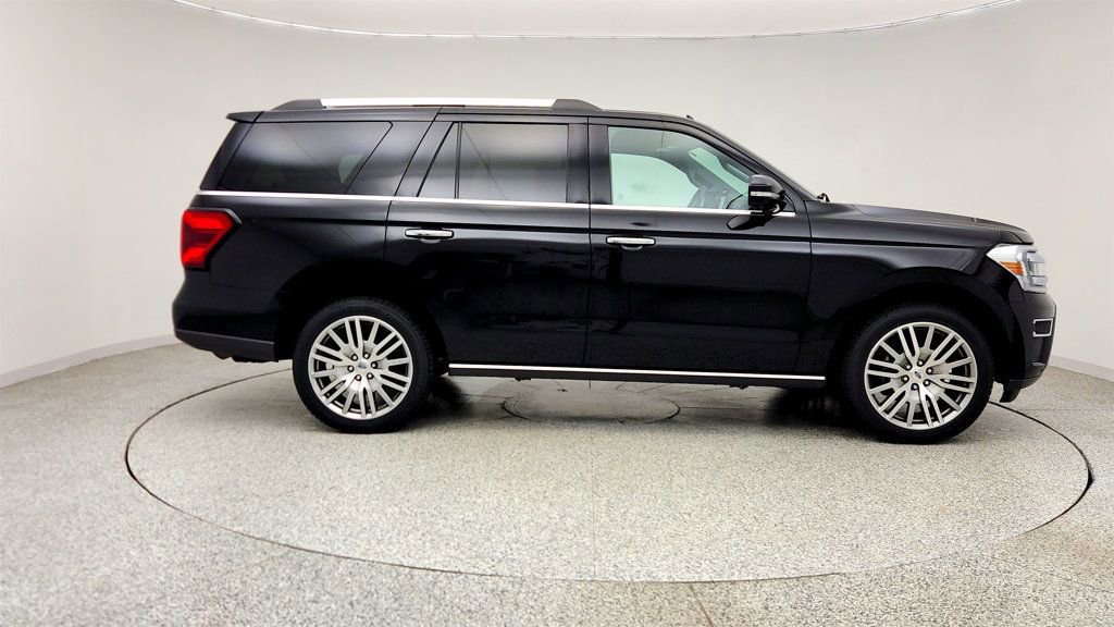 Used 2023 Ford Expedition Limited AWD/4WD image 4