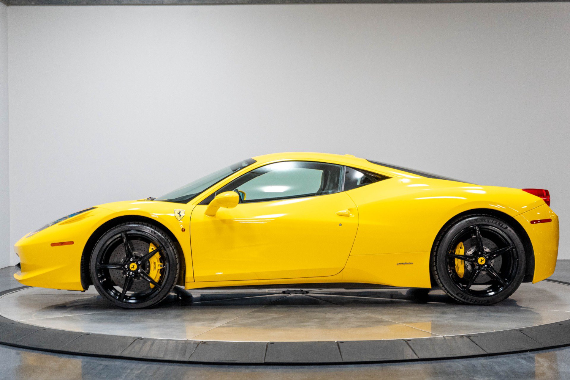 Used 2010 Ferrari 458 Italia Coupe RWD image 43