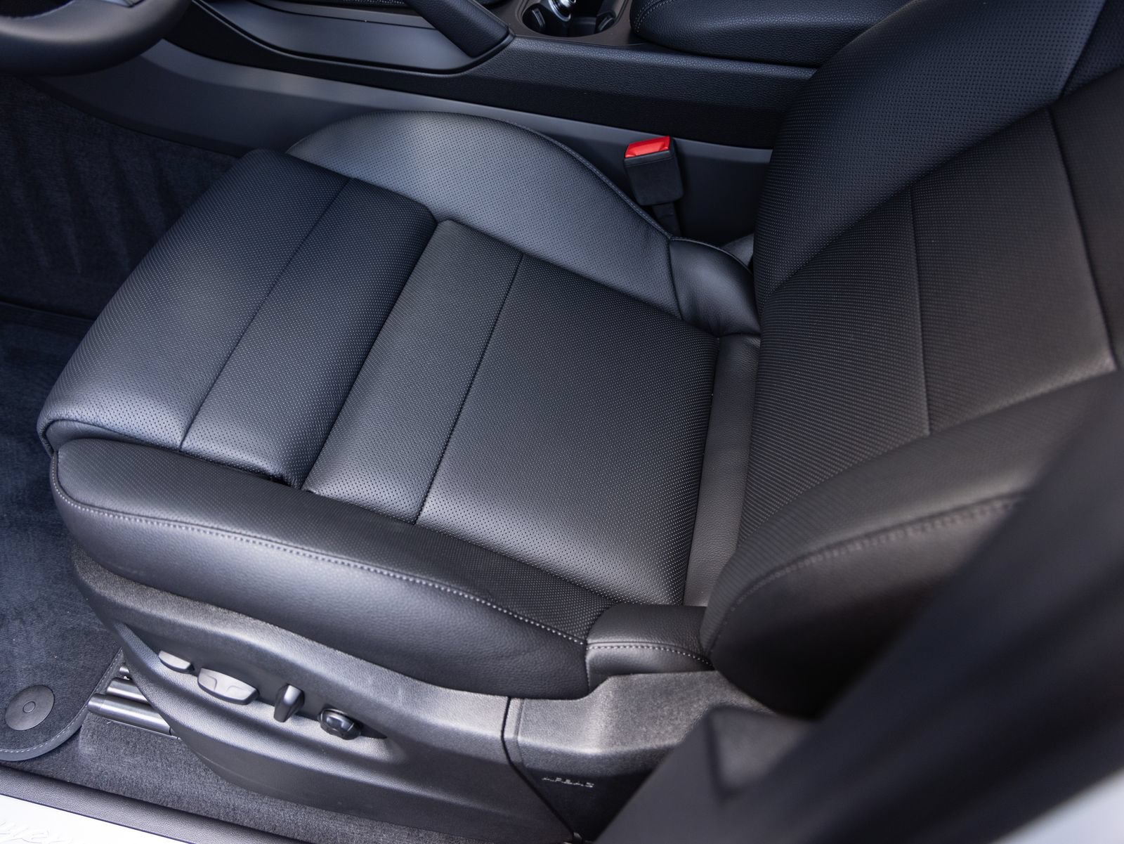 New 2026 Porsche Cayenne AWD/4WD image 21