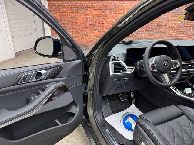Used 2026 BMW X7 xDrive40i image 9