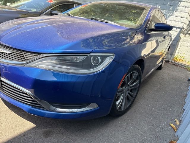 Used 2015 Chrysler 200 Limited w/ Convenience Group FWD image 2