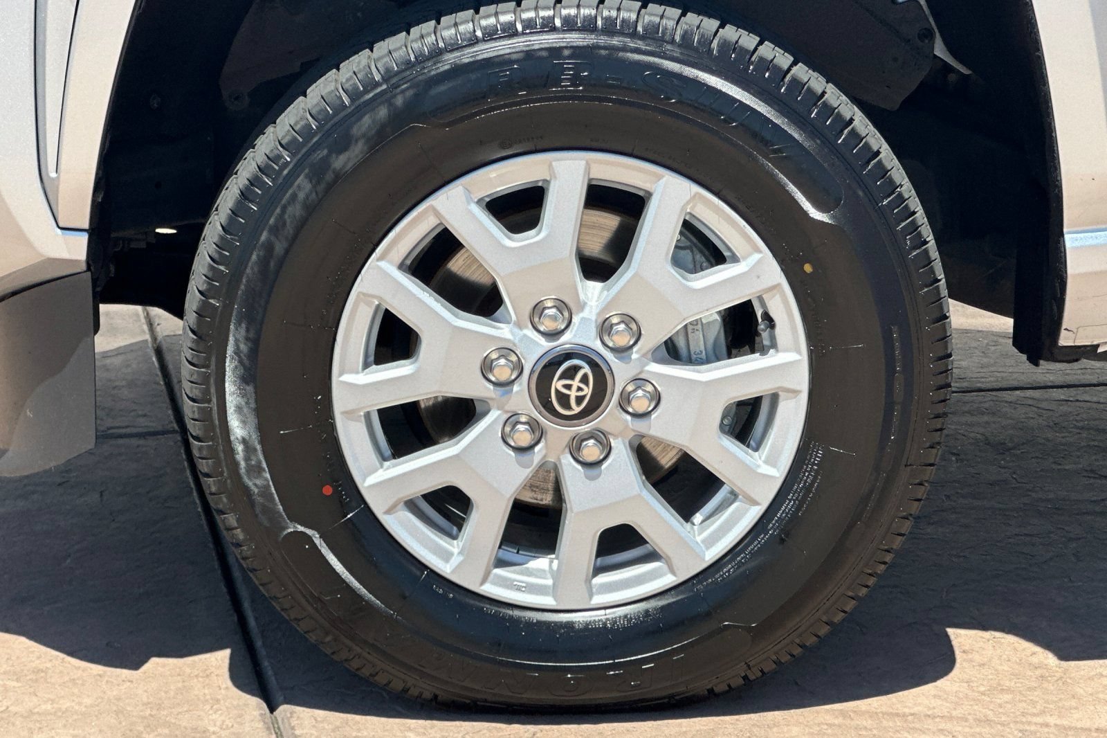 Used 2024 Toyota Tacoma SR5 AWD/4WD image 32