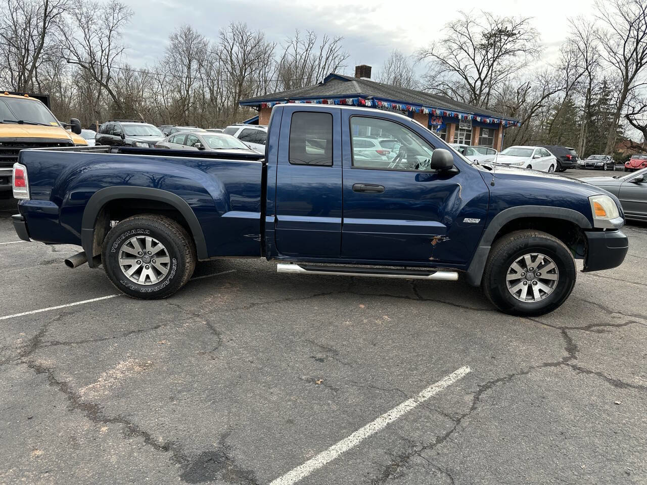 Used 2006 Mitsubishi Raider DuroCross image 4