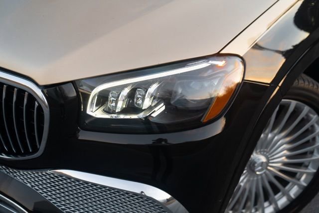Used 2021 Mercedes-Benz Maybach GLS 600 4MATIC image 3