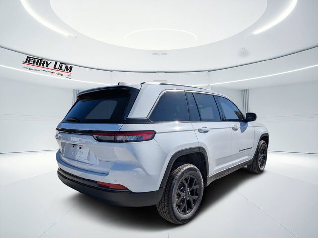 New 2026 Jeep Grand Cherokee Laredo image 3