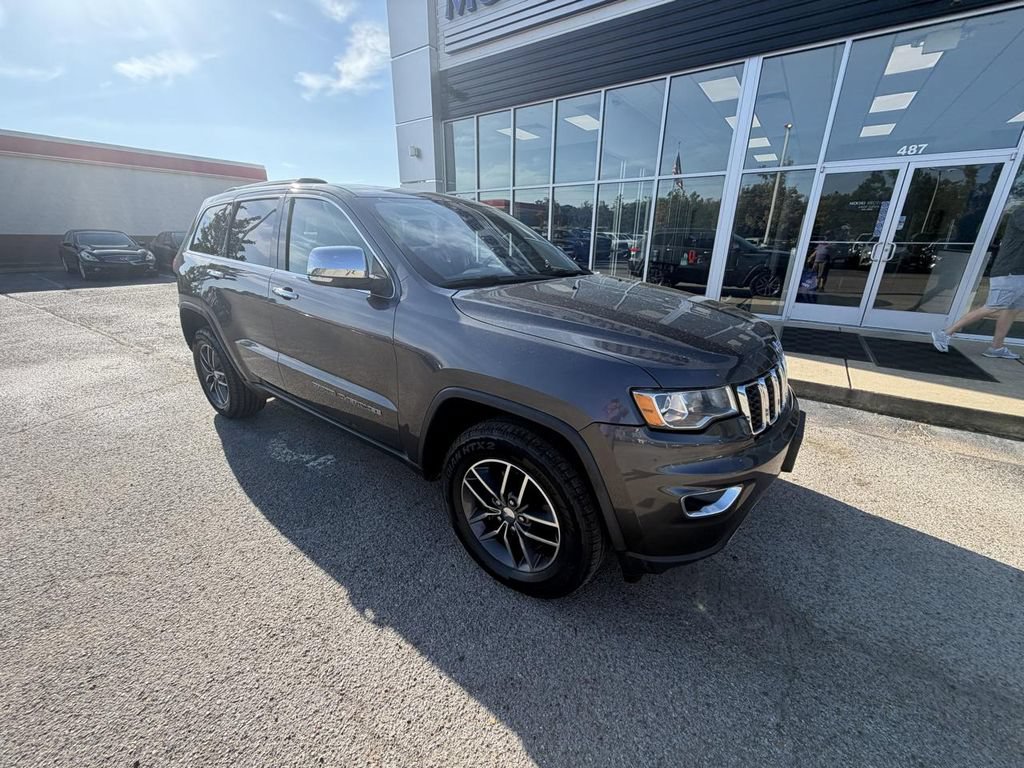 Used 2017 Jeep Grand Cherokee Limited AWD/4WD image 2