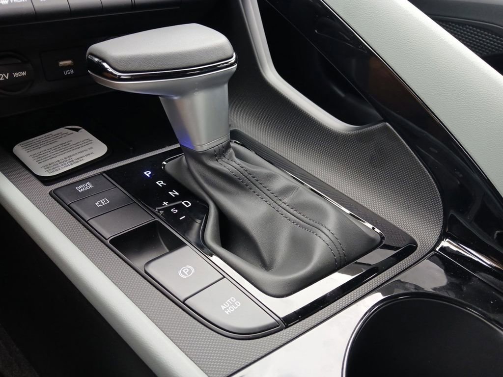 New 2026 Hyundai Elantra Limited FWD image 20