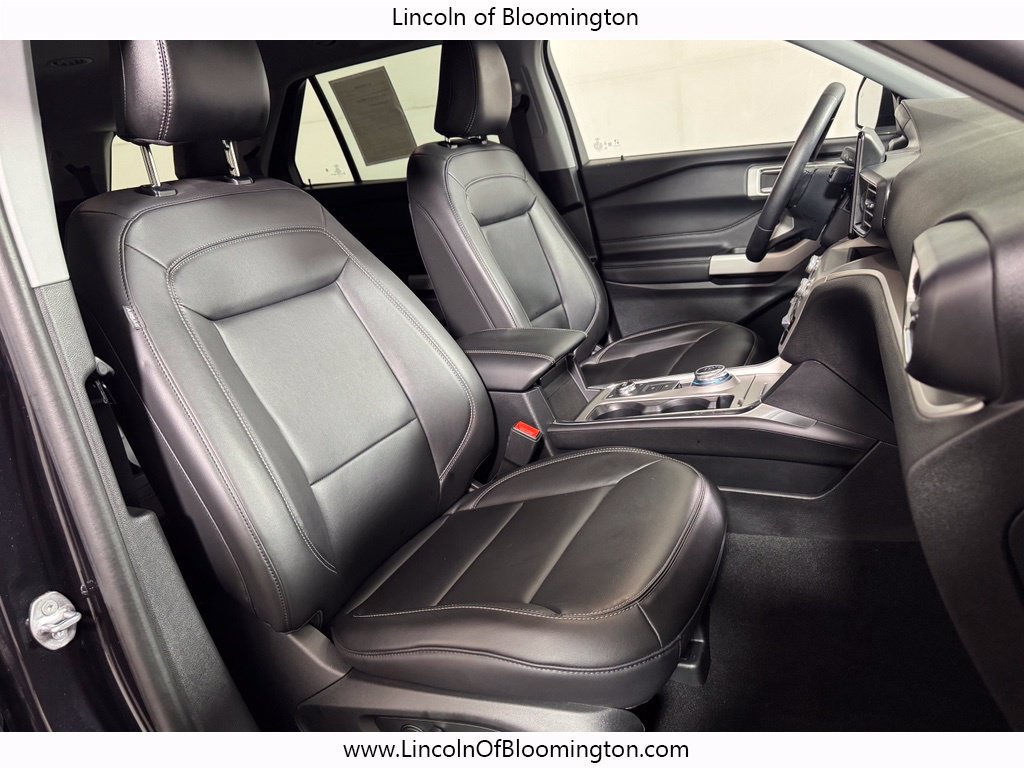 Used 2024 Ford Explorer XLT w/ Equipment Group 202A AWD/4WD image 11