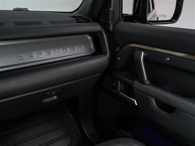 Used 2025 Land Rover Defender 110 X AWD/4WD image 29