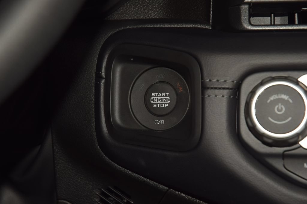 Used 2026 Jeep Gladiator Mojave AWD/4WD image 40