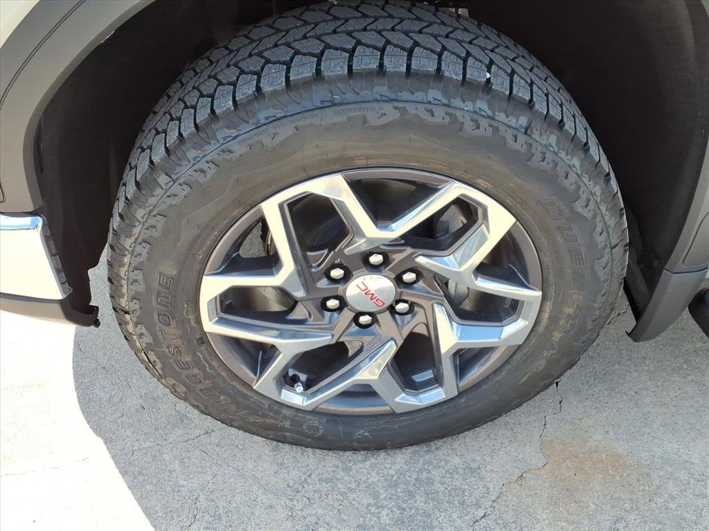 New 2026 GMC Sierra 1500 SLT image 9