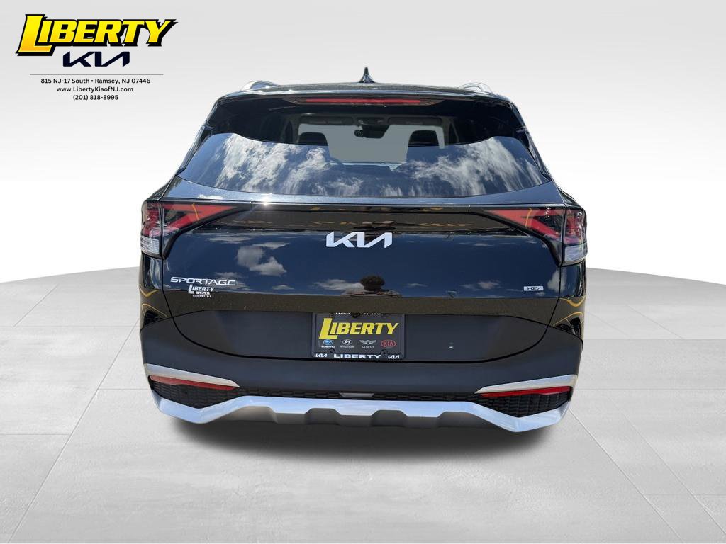 Used 2023 Kia Sportage EX AWD/4WD image 6