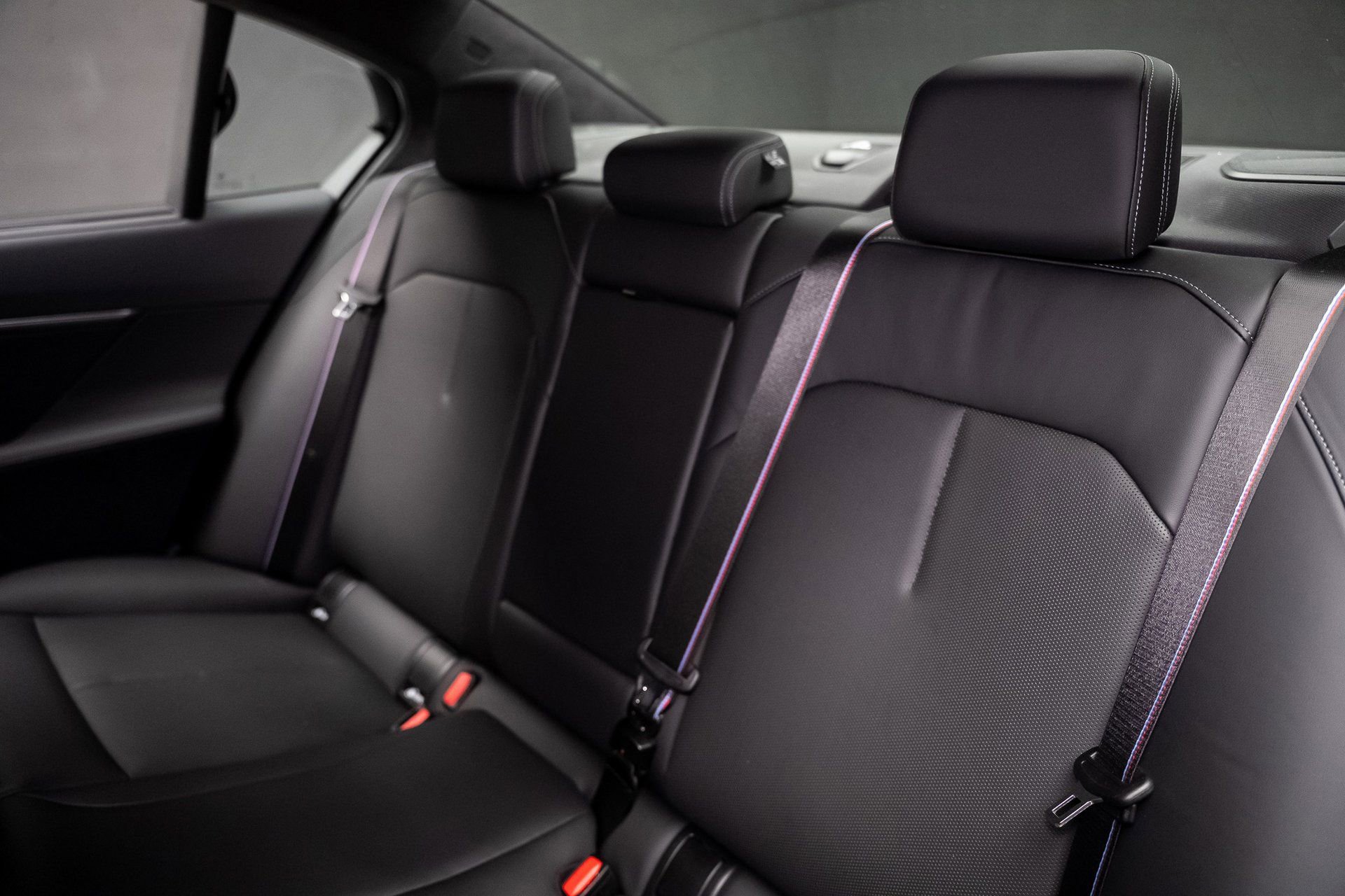 Used 2025 BMW M5 w/ Carbon Package image 72