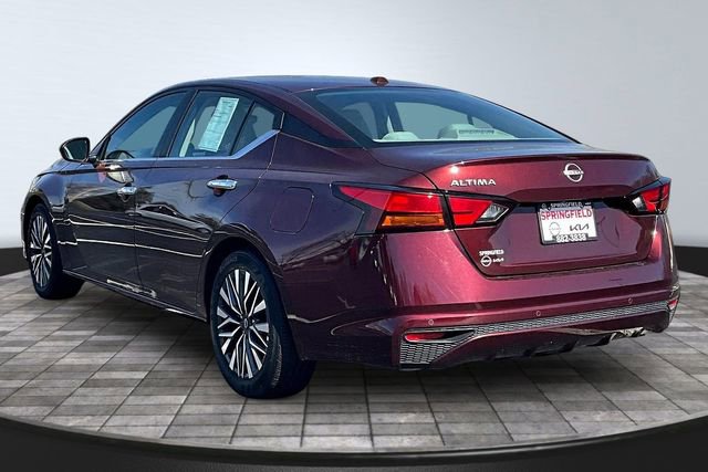 Used 2025 Nissan Altima 2.5 SV image 4
