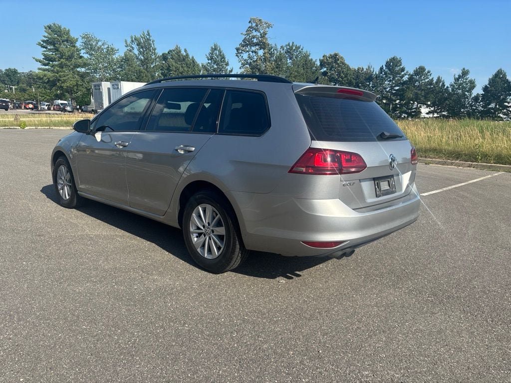 Used 2016 Volkswagen Golf S FWD image 5