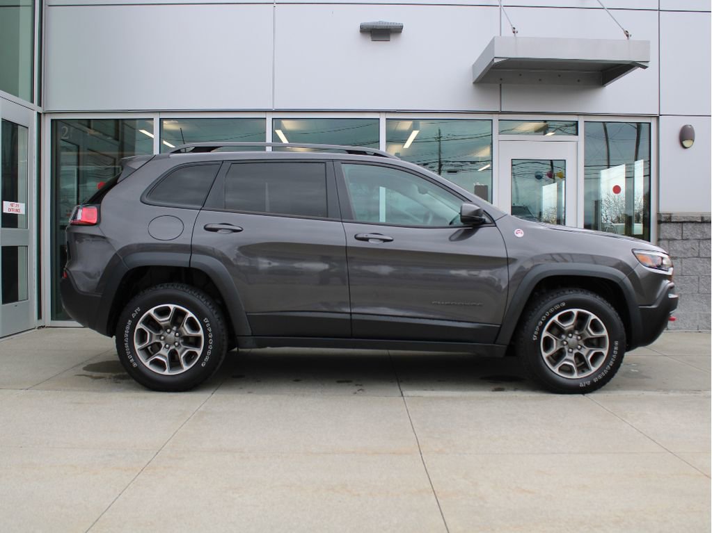 Used 2021 Jeep Cherokee Trailhawk image 4