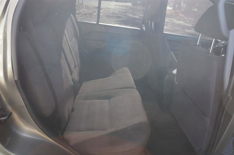 Used 2003 Nissan Pathfinder SE image 28
