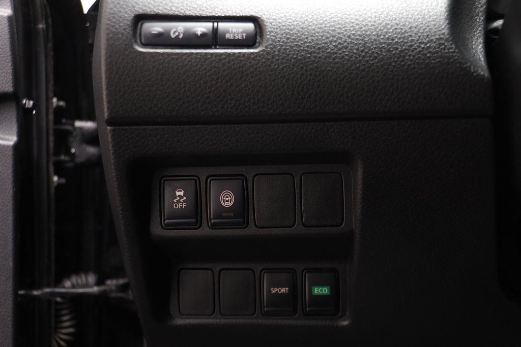 Used 2021 Nissan Rogue Sport S image 11