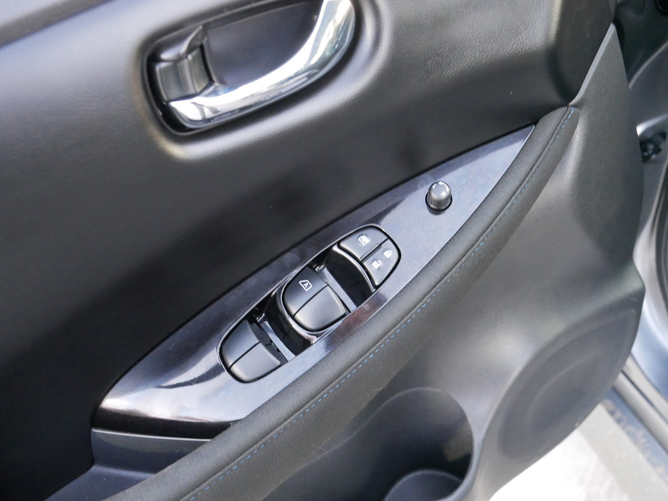 Certified 2024 Nissan Leaf SV Plus image 19